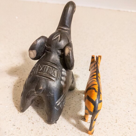 Set of 2 Handpainted Small Wooden Animal Figurines Decor Hand Carved Painted Art - Picture 2 of 2